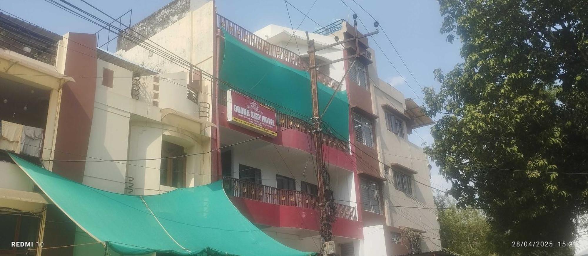 SPOT ON 91567 Hotel Amoli Heights Bhopal Exterior foto